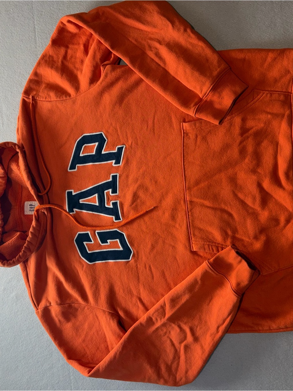 GAP Women’s Medium Orange Logo Pullover Hoodie Sweatshirt Spellout Fleece